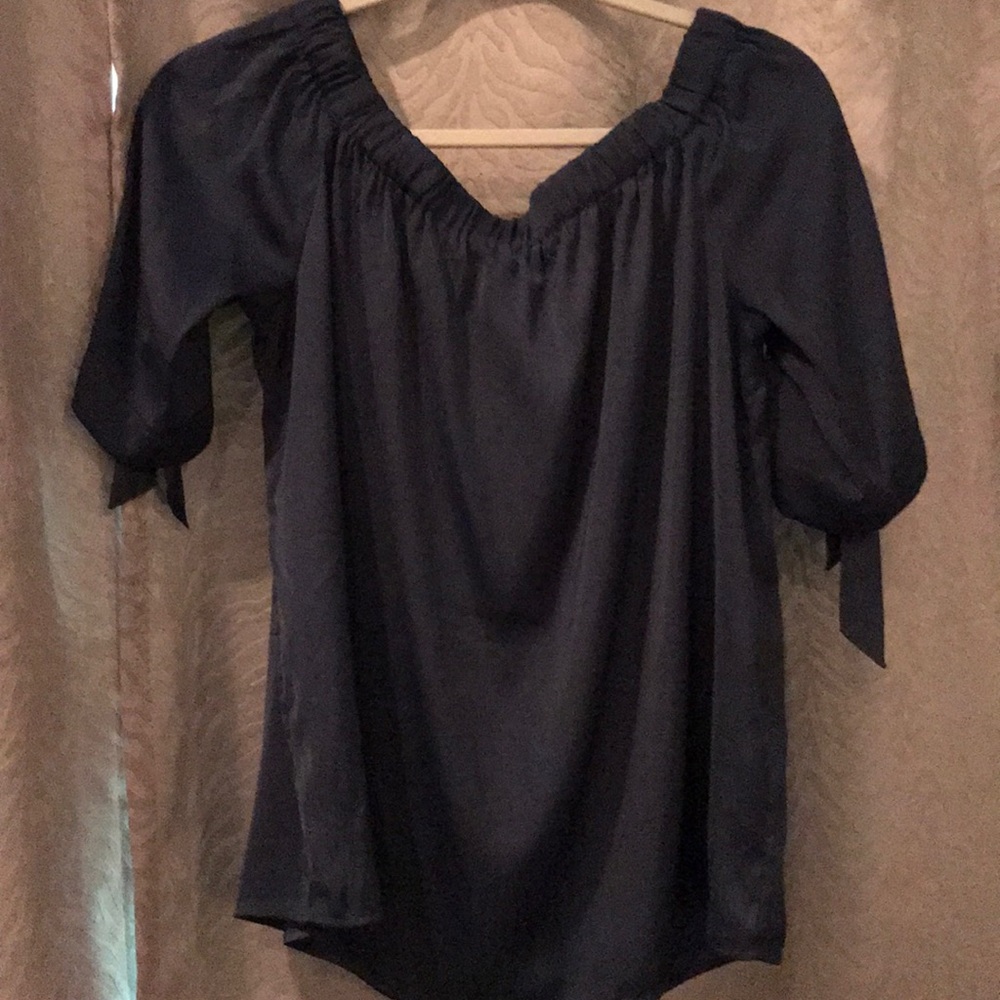H&M off the shoulder shirt. Navy